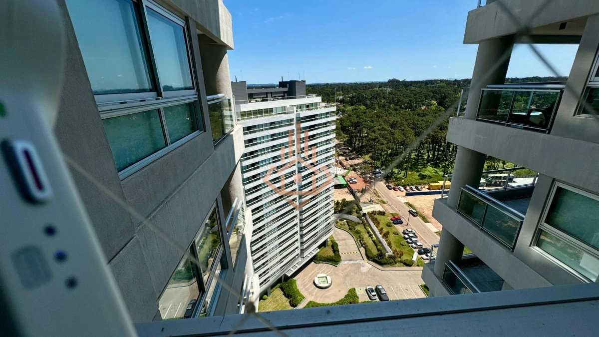 Vende hermoso depto de 2 dormitorios en Look Brava, Punta del Este