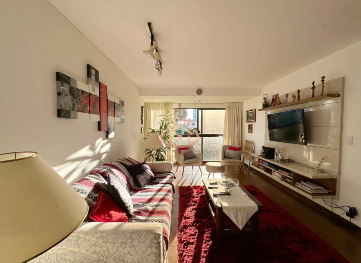 Vende Apartamento frente al mar en Brava, Punta del Este de 2 dormitorios.