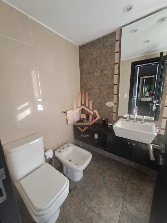 Apartamento en Playa Mansa a la venta 3 Dormitorios con vista