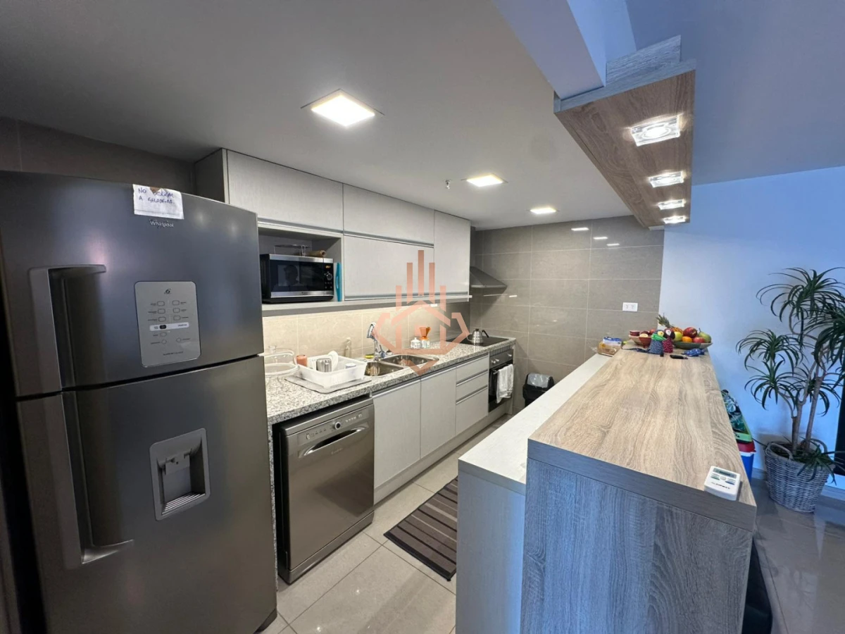 En venta apartamento de 3 dormitorios en Punta del Este, a solo metros del mar