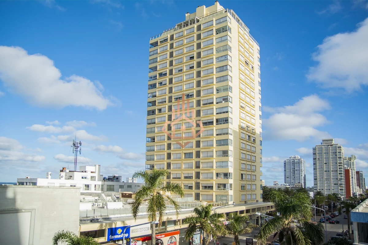 Apartamento monoambiente en venta en LUX TOWER, Peninsula.