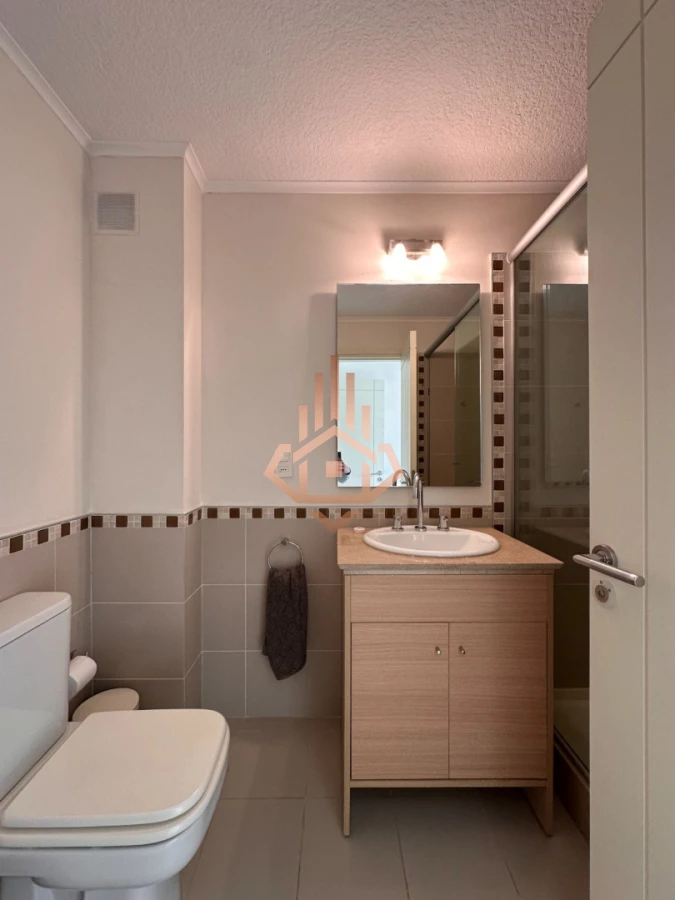 Hermoso apartamento en venta de 3 dormitorios y dependencia en Punta del Este.