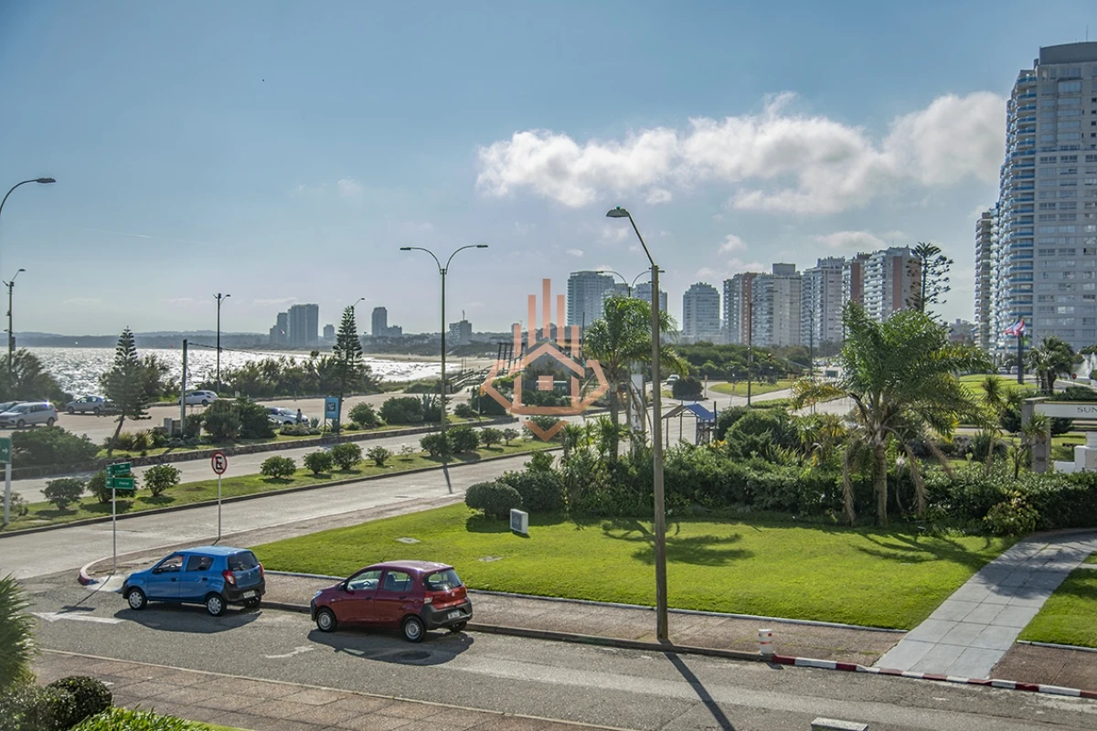 Hermoso Departamento de 3 dormitorios en venta frente al mar.