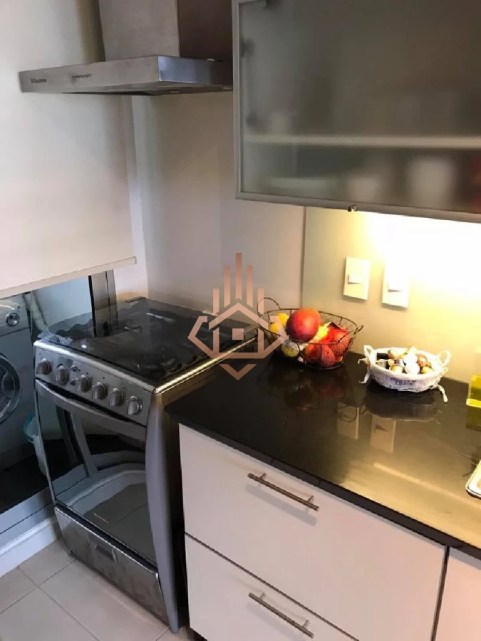 Vende apartamento de 2 dormitorios en Punta del Este con vista al mar