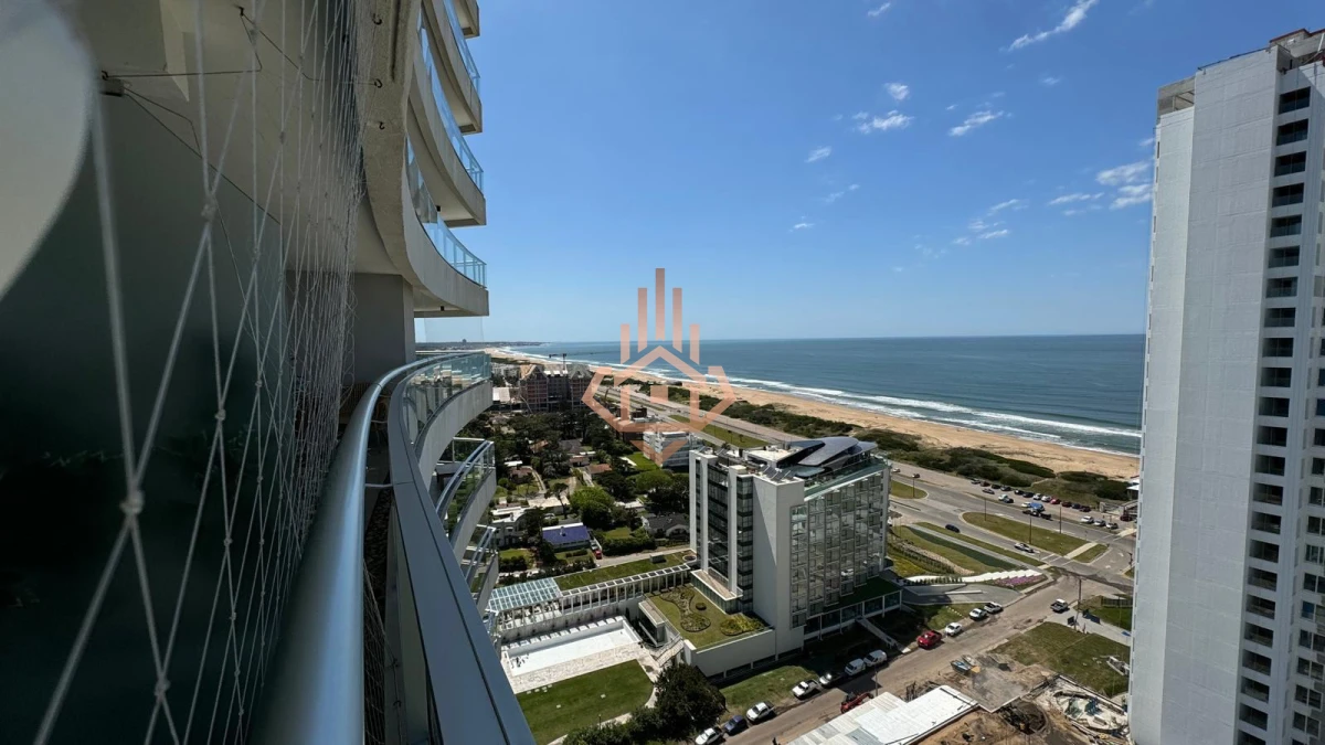 Vende hermoso depto de 2 dormitorios en Look Brava, Punta del Este