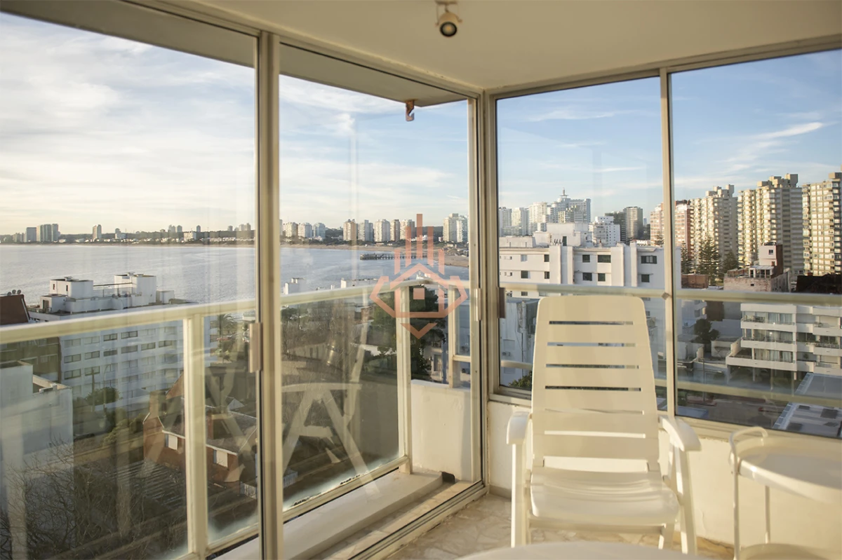 Vende departamento de 3 dormitorios con vista al Puerto, Punta del Este