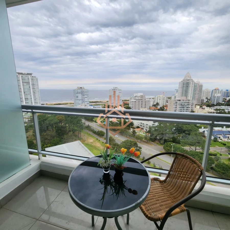 Apartamento en venta en torre One, 1 dormitorio amueblado, vista al mar, playa brava