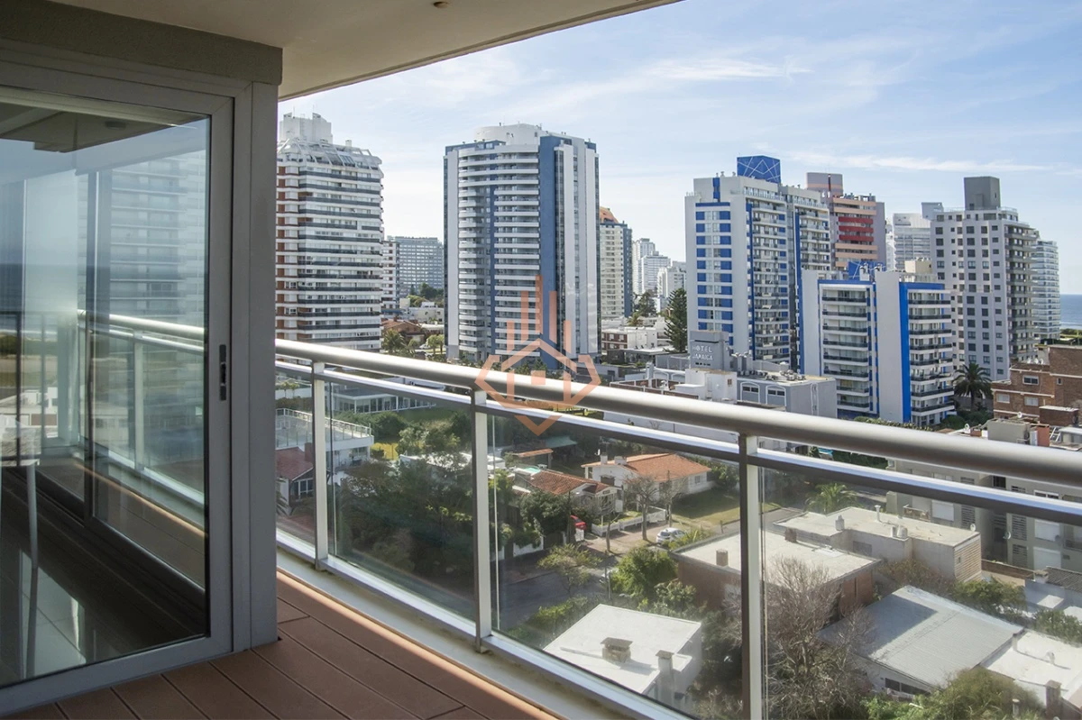 Elegancia y Comodidad a Pasos del Mar, departamento de 2 dormitorios en Torre Onix