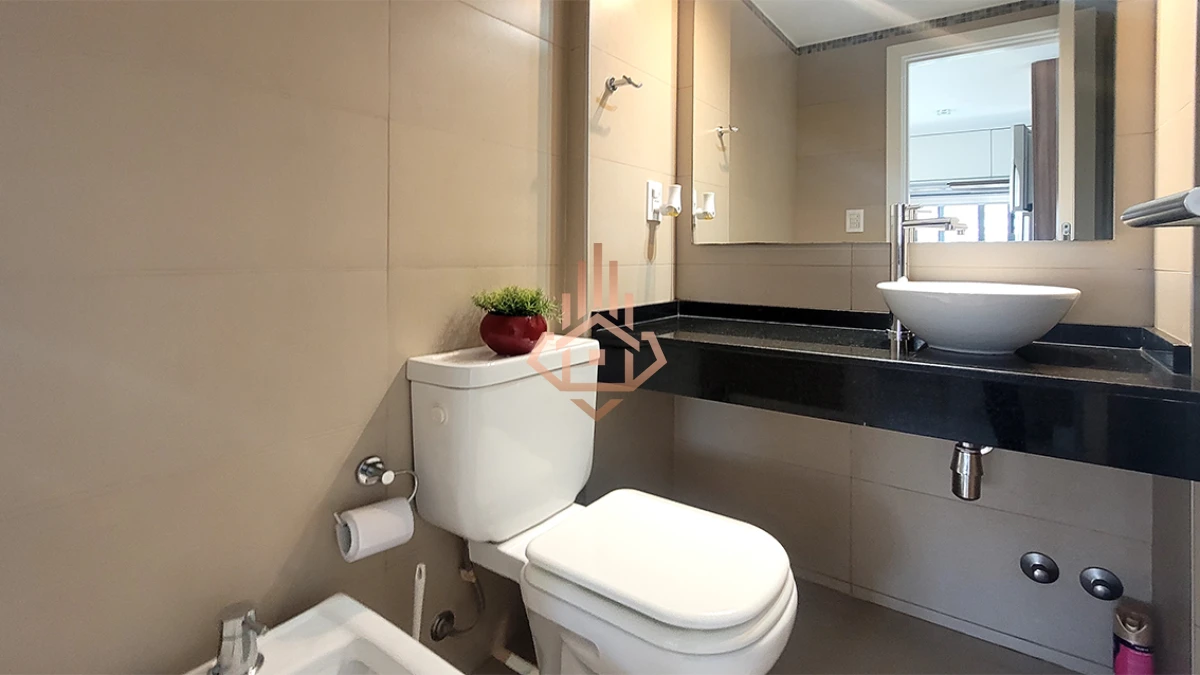 Apartamento de 2 dormitorios en venta en Punta del Este, Edif. Chronos