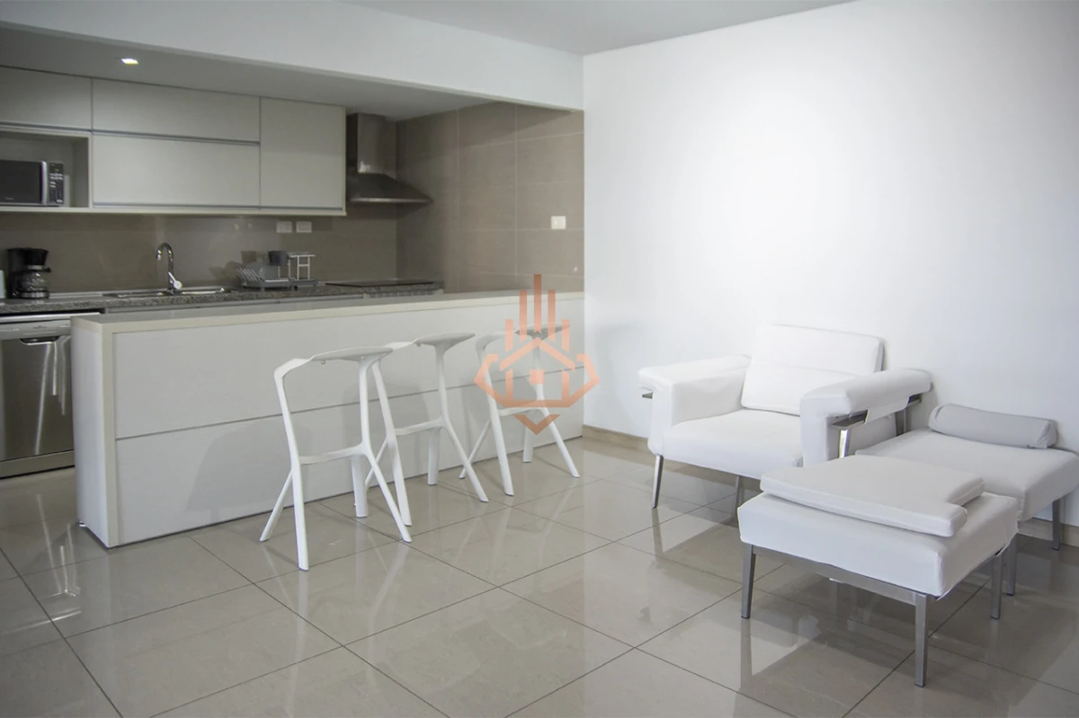 En excelente ubicacion a pasos de Playa Brava y Playa Mansa, Torre Onix