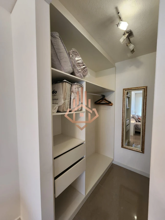 Apartamento en venta en torre One, 1 dormitorio amueblado, vista al mar, playa brava