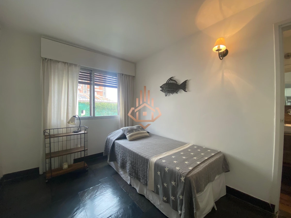 Vende apartamento con vista al mar de 3 dormitorios, Punta del Este