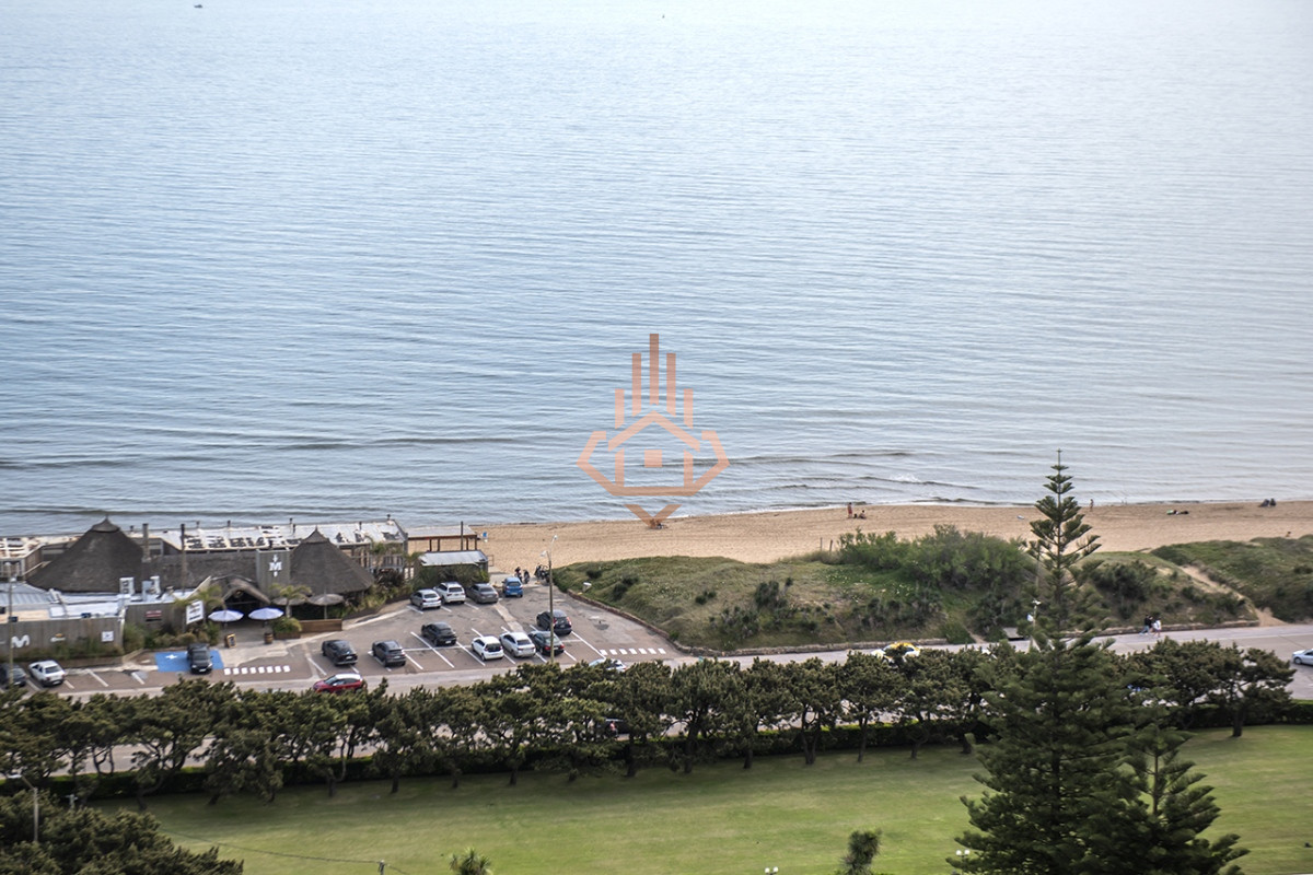 APARTAMENTO EN VENTA 2 DORMITORIOS, PLAYA MANSA - LUX21098807A