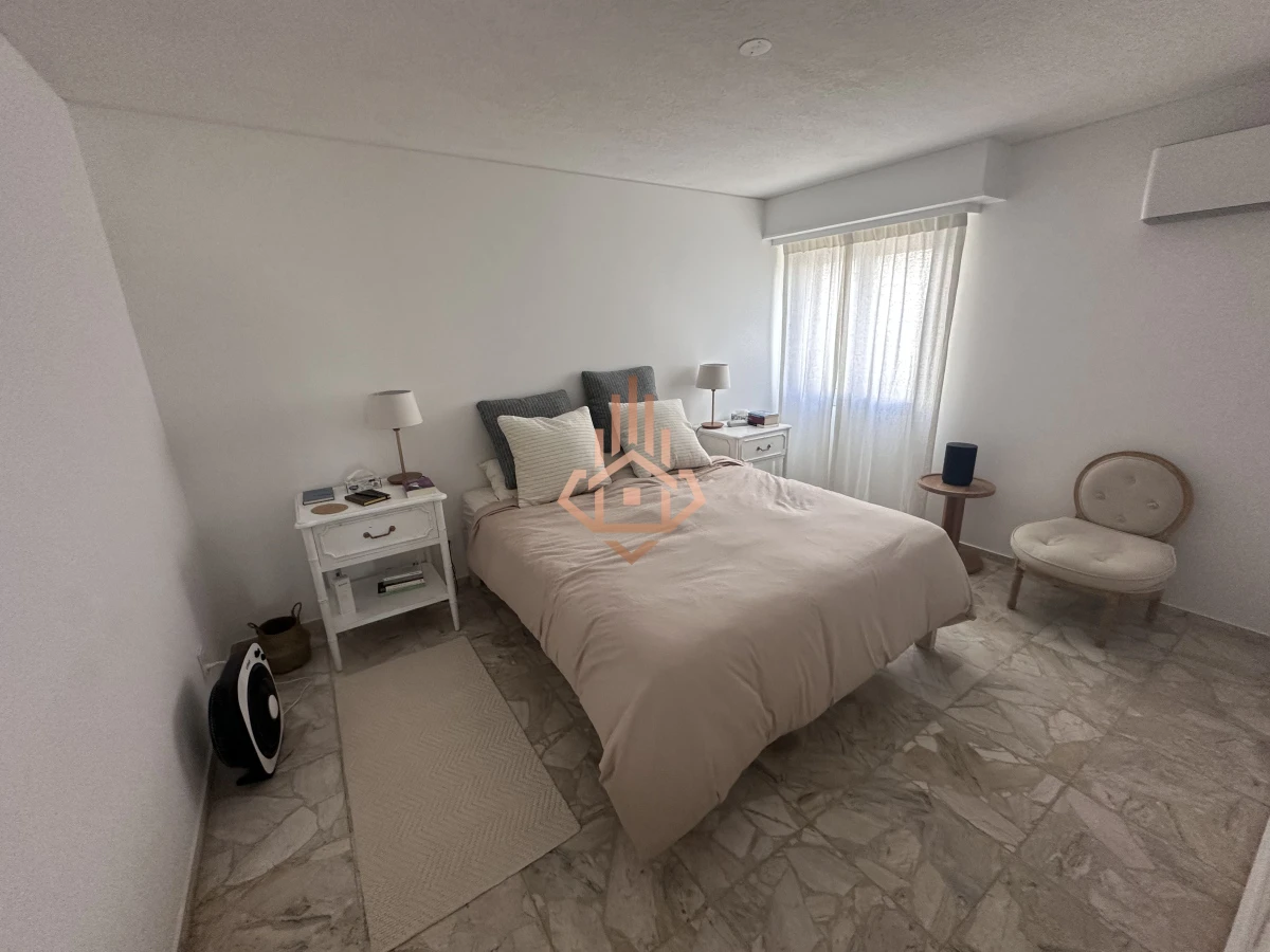 Vende Tamanaco de 2 dormitorios RECICLADO, Punta del Este