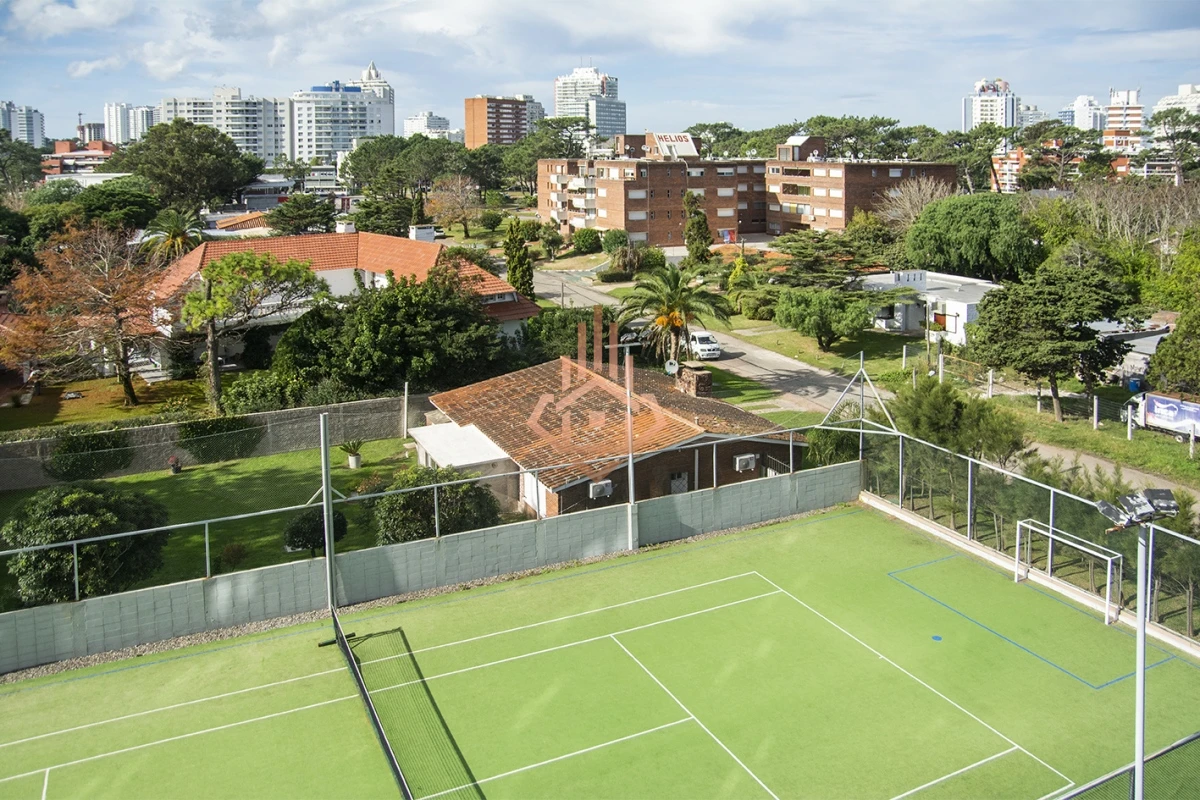 Alexander Boulevard.Departamento de 2 dormitorios, en venta y alquiler.