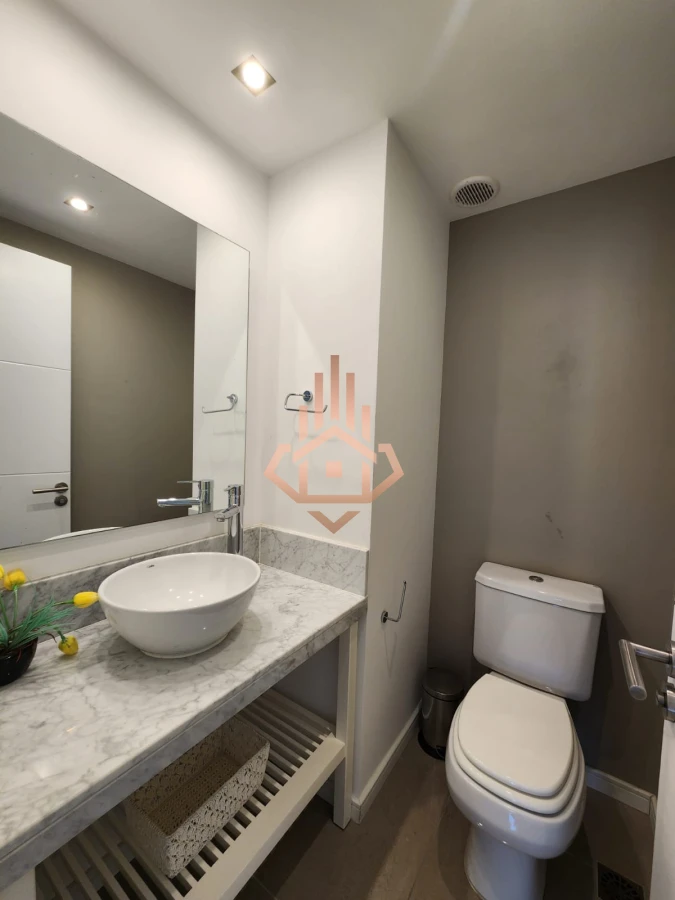 Apartamento en venta en torre One, 1 dormitorio amueblado, vista al mar, playa brava