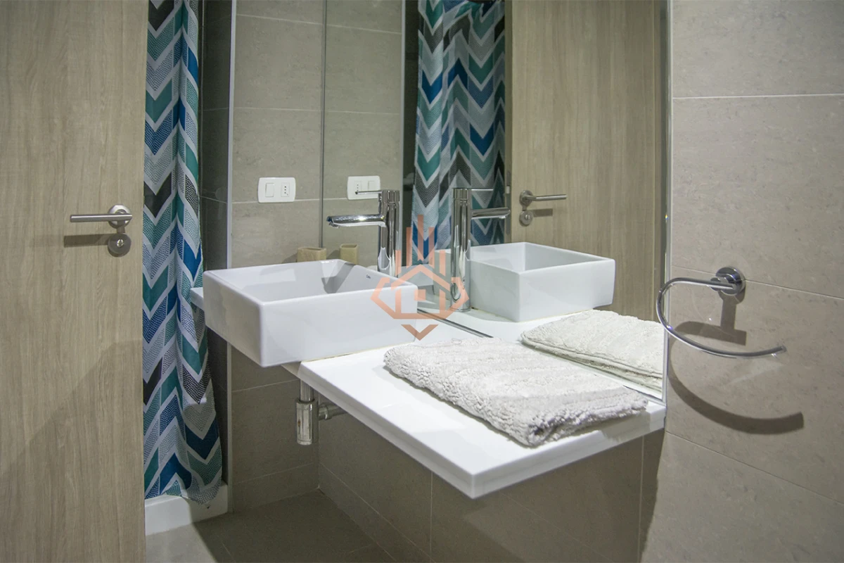 En excelente ubicacion a pasos de Playa Brava y Playa Mansa, Torre Onix