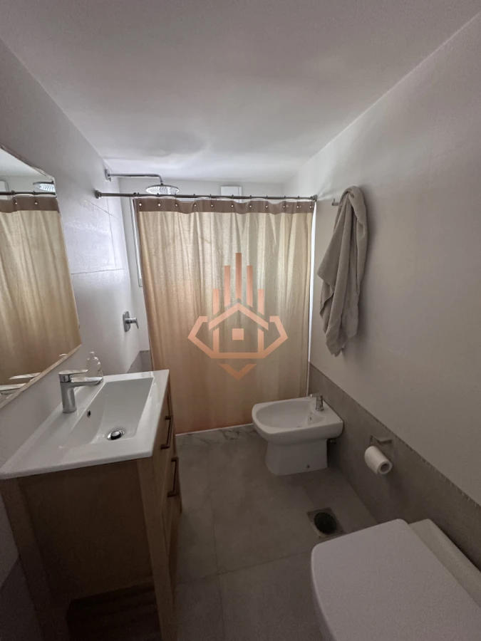 Vende Tamanaco de 2 dormitorios RECICLADO, Punta del Este