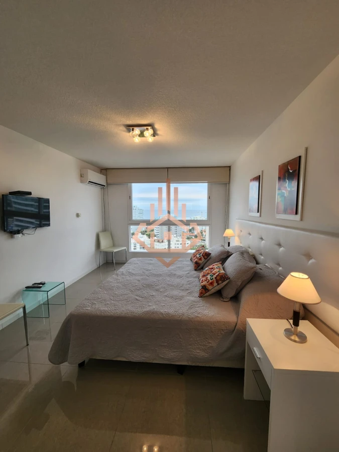 Apartamento en venta en torre One, 1 dormitorio amueblado, vista al mar, playa brava