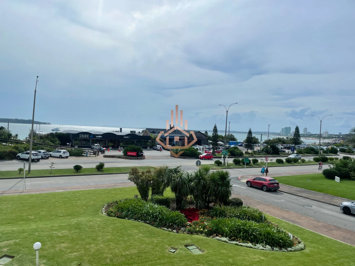 Hermoso Departamento de 3 dormitorios en venta frente al mar.