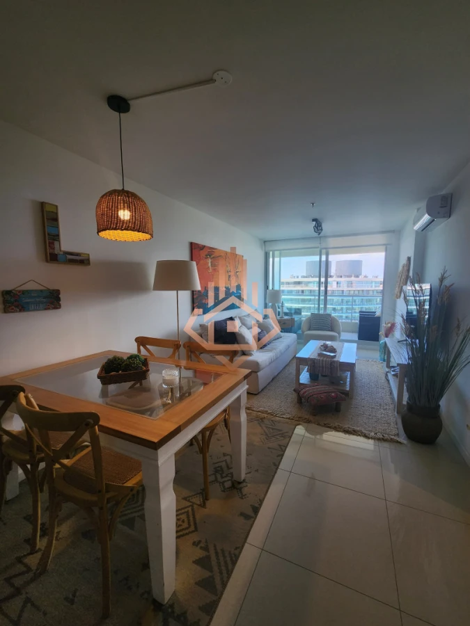 En venta apartamento de 1 dormitorio, con excelente vista en Roosevelt, Punta del Este