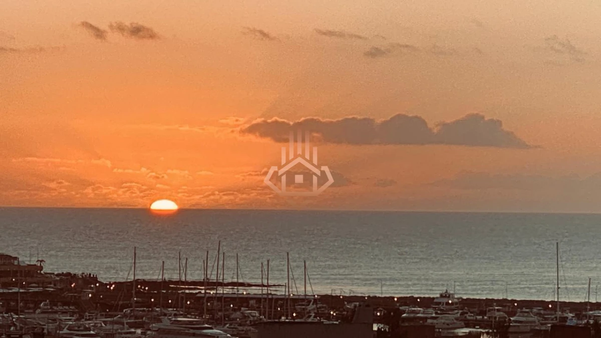 Vende departamento de 3 dormitorios con vista al Puerto, Punta del Este