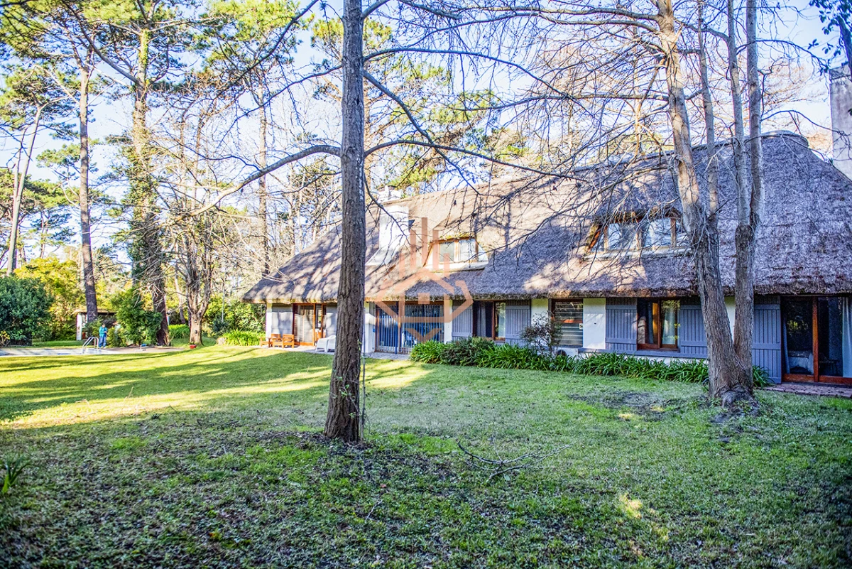 Casa de 4 dormitorios en venta, en Golf Punta del Este