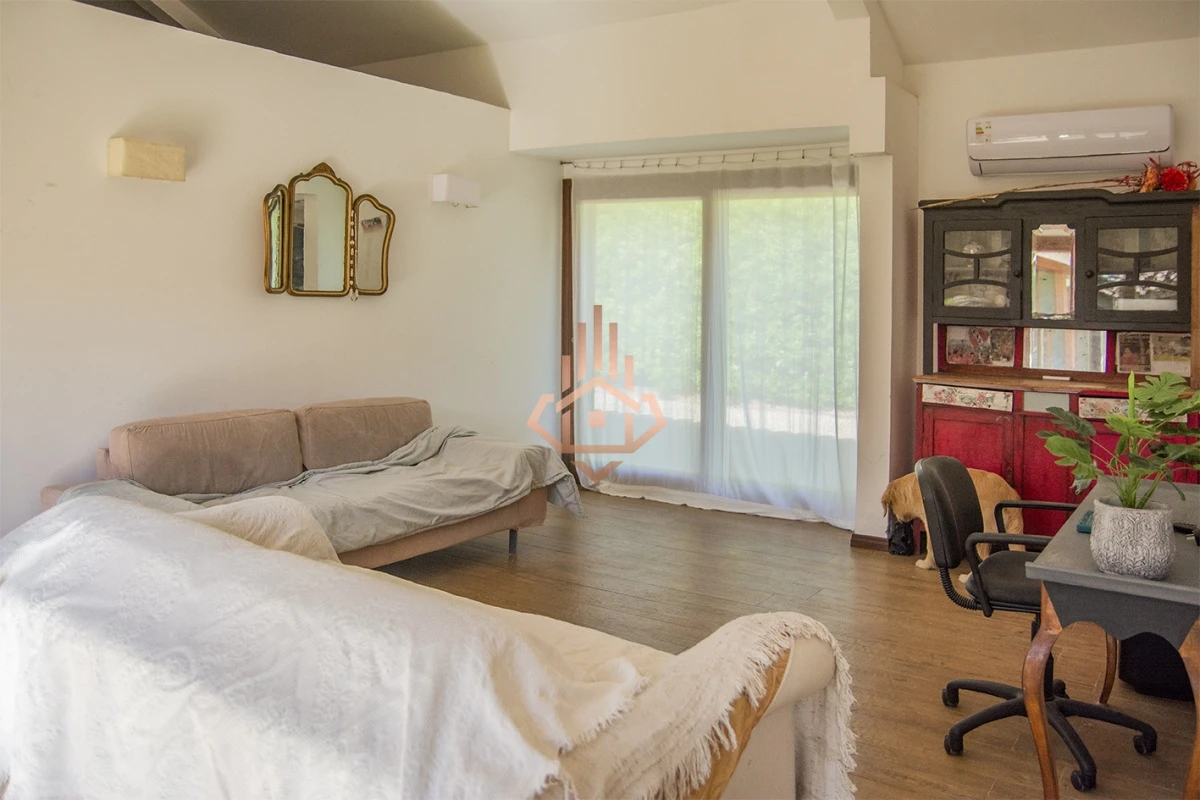 Magnífica Mansión Frente al Mar: Lujo y Vistas Inigualables.