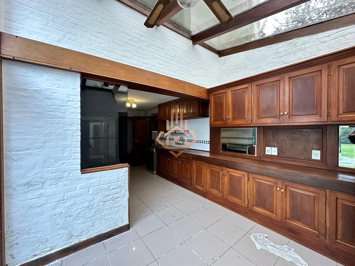 En venta casa en Barrio Golf, Punta del Este de 6 dormitorios.