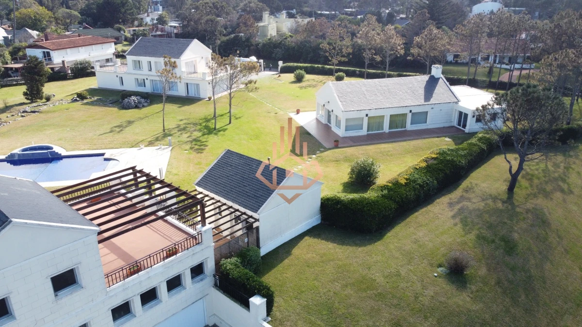 Espectacular Mansion frente al mar, Playa Mansa.