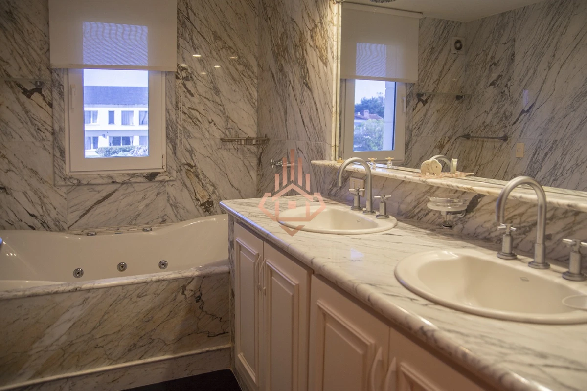 Espectacular Mansion frente al mar, Playa Mansa.