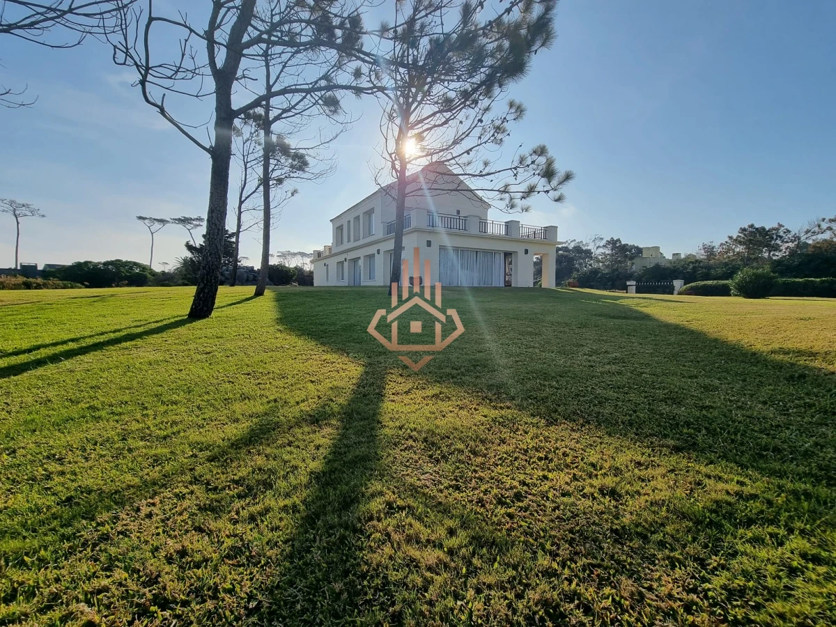 Espectacular Mansion frente al mar, Playa Mansa.