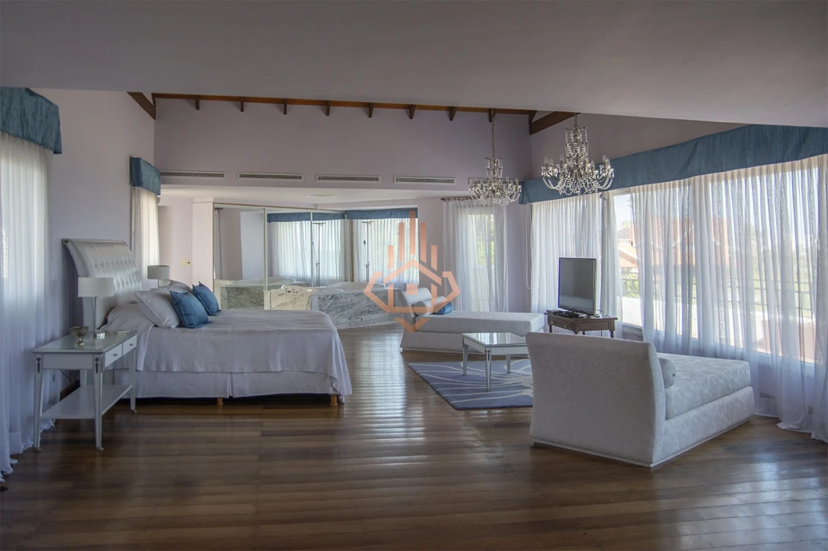 Espectacular Mansion frente al mar, Playa Mansa.