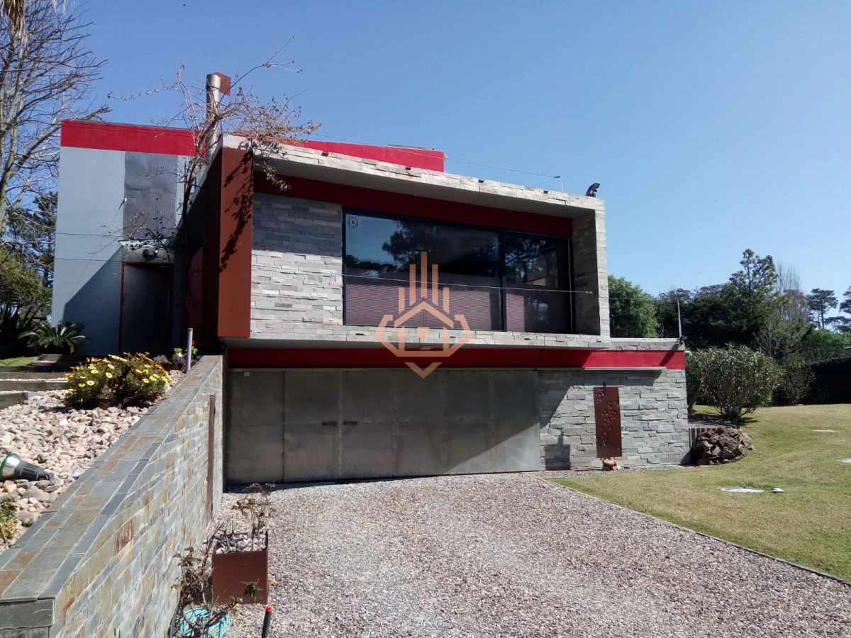 Hermosa casa en venta de 2 dormitorios.