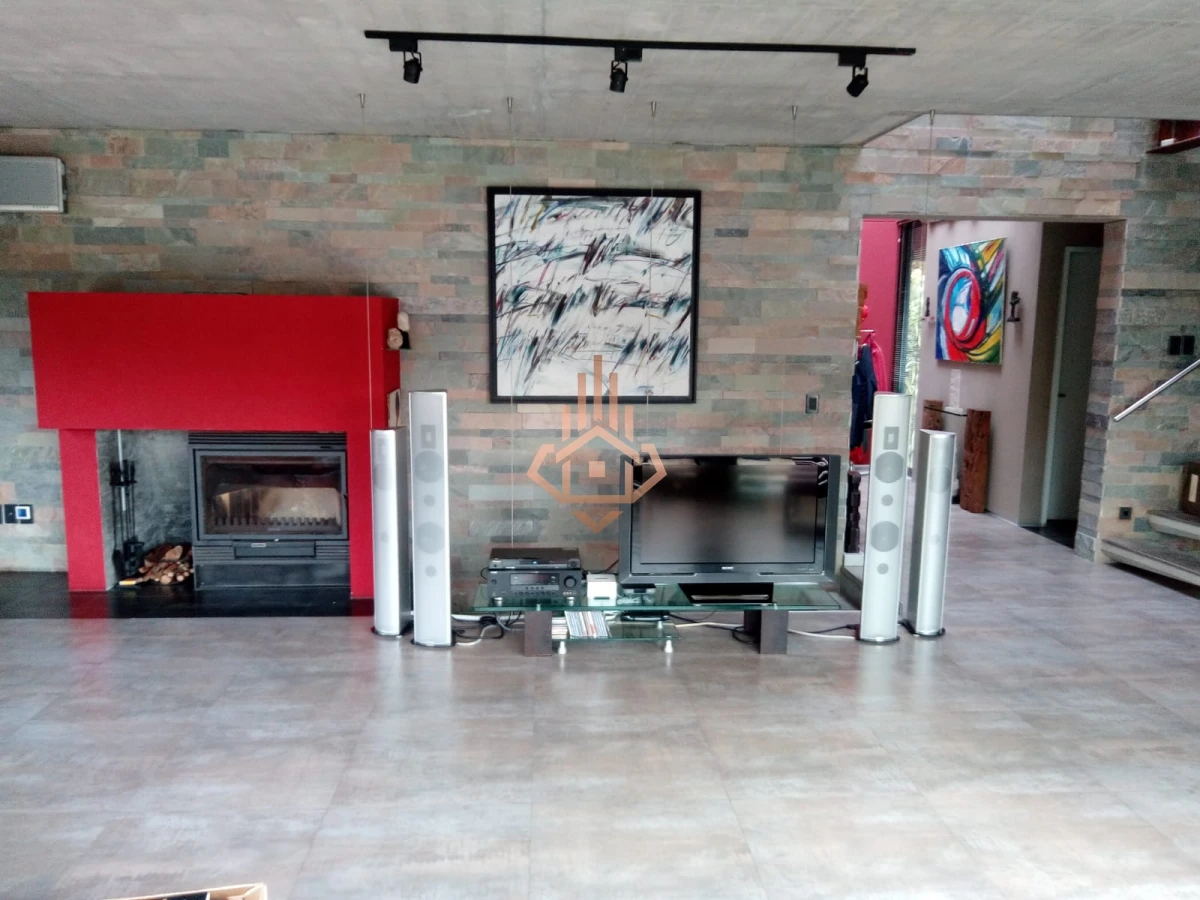 Hermosa casa en venta de 2 dormitorios.