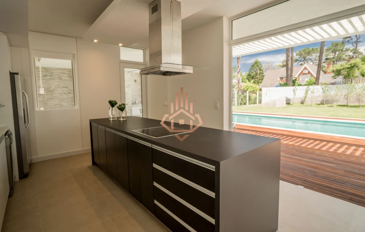 Casa en Barrio Privado, Boulevard Park- Punta del Este