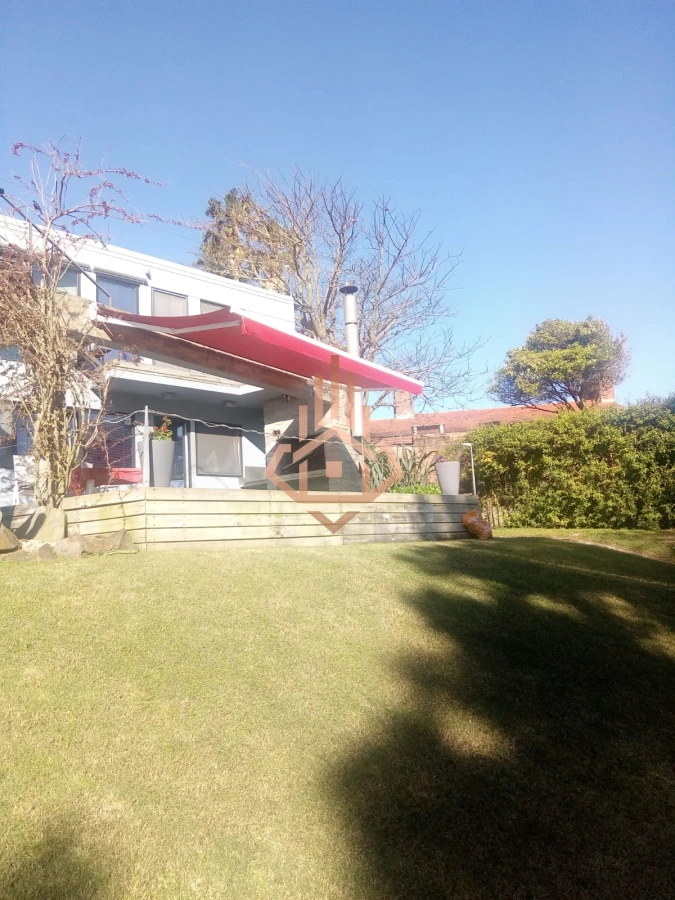 Hermosa casa en venta de 2 dormitorios.