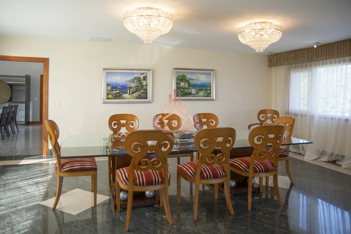 Espectacular Mansion frente al mar, Playa Mansa.