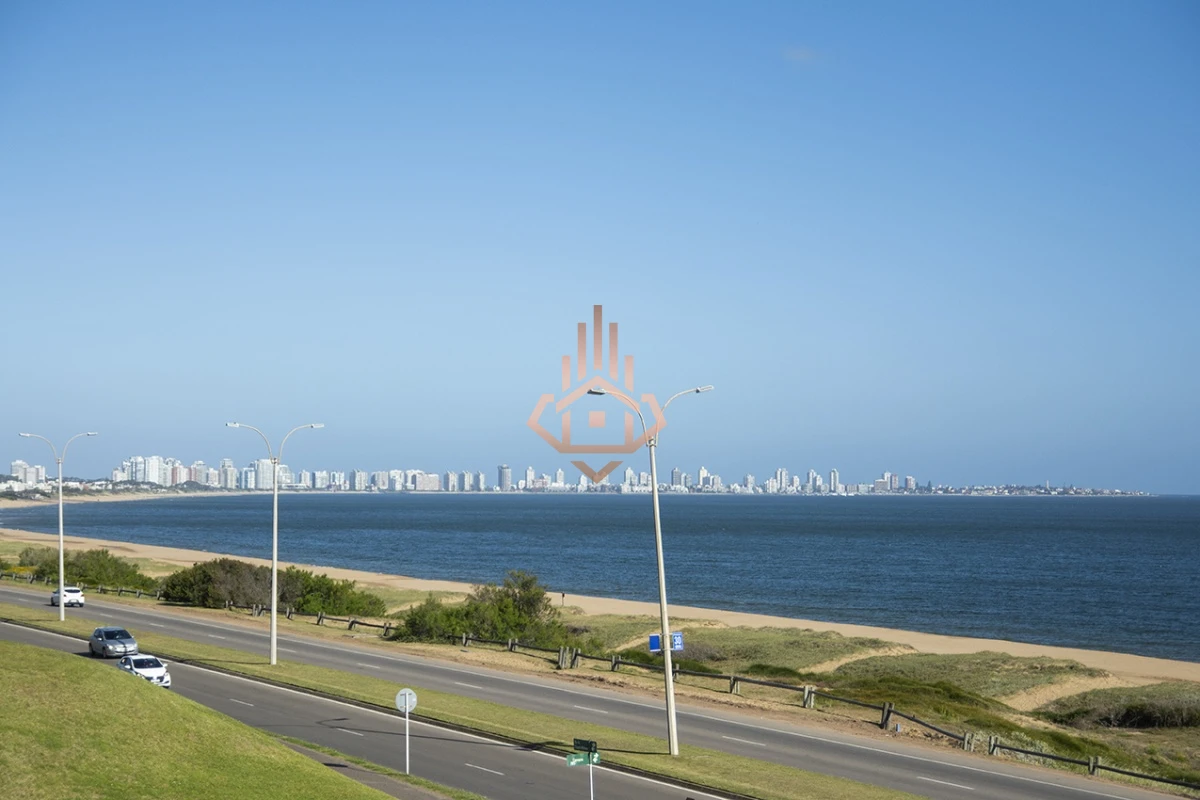 Espectacular Mansion frente al mar, Playa Mansa.