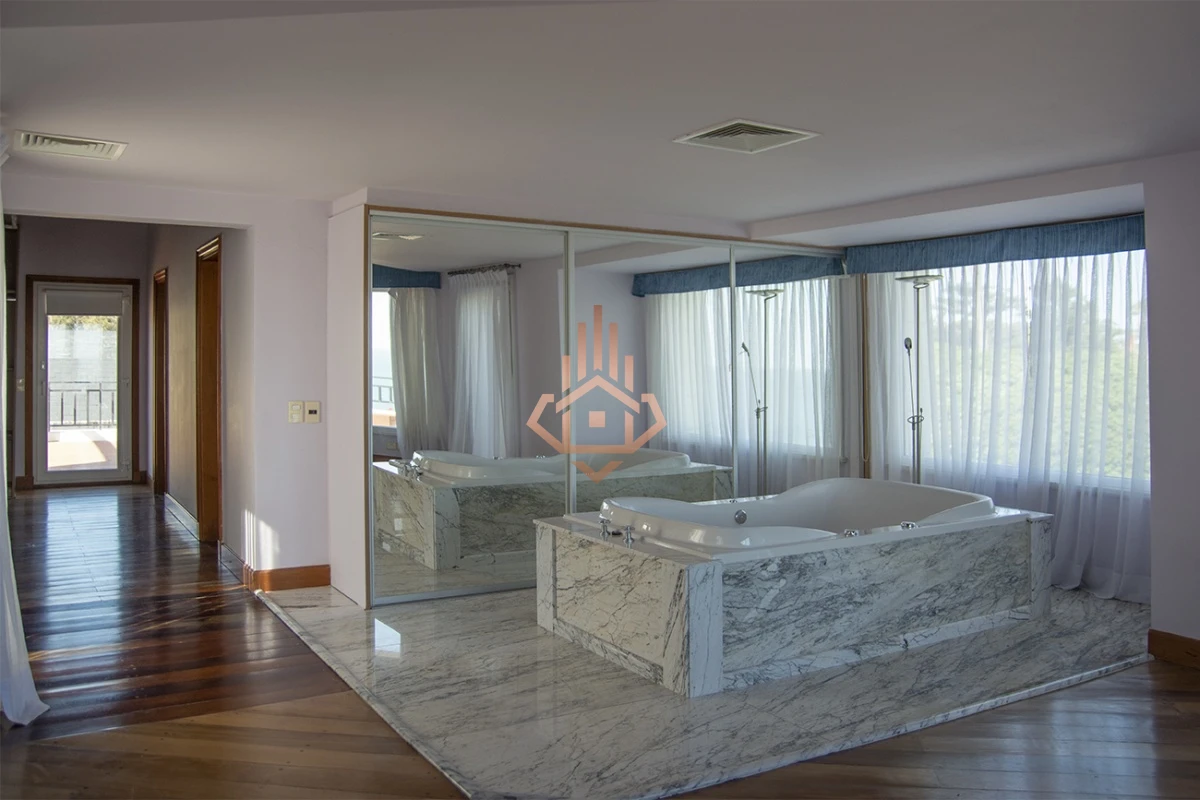 Espectacular Mansion frente al mar, Playa Mansa.