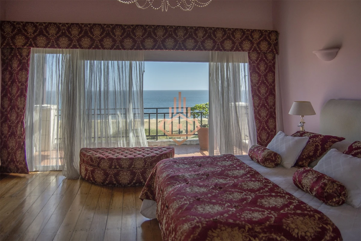 Espectacular Mansion frente al mar, Playa Mansa.