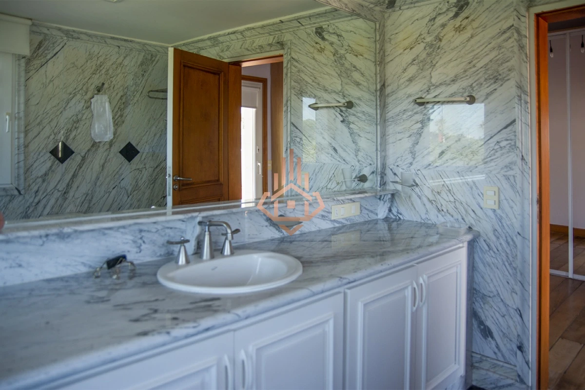 Espectacular Mansion frente al mar, Playa Mansa.