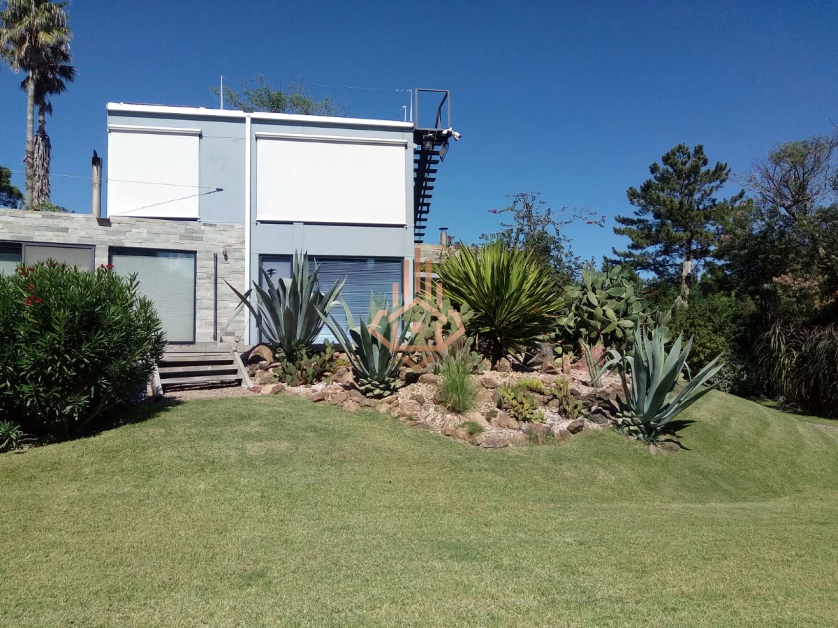 Hermosa casa en venta de 2 dormitorios.