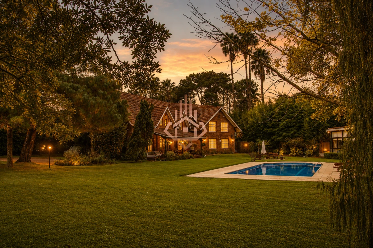 Una de las mejores casas de la zona de golf - Foto 1