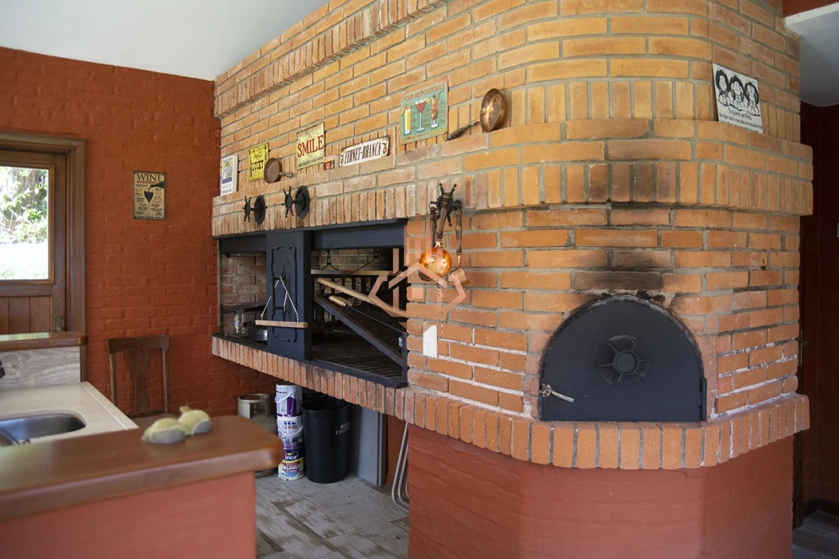 Magnífica Mansión Frente al Mar: Lujo y Vistas Inigualables.