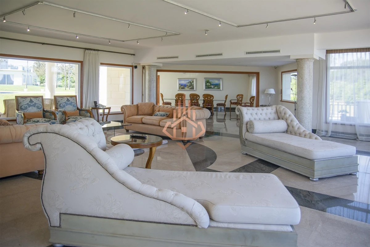 Espectacular Mansion frente al mar, Playa Mansa.