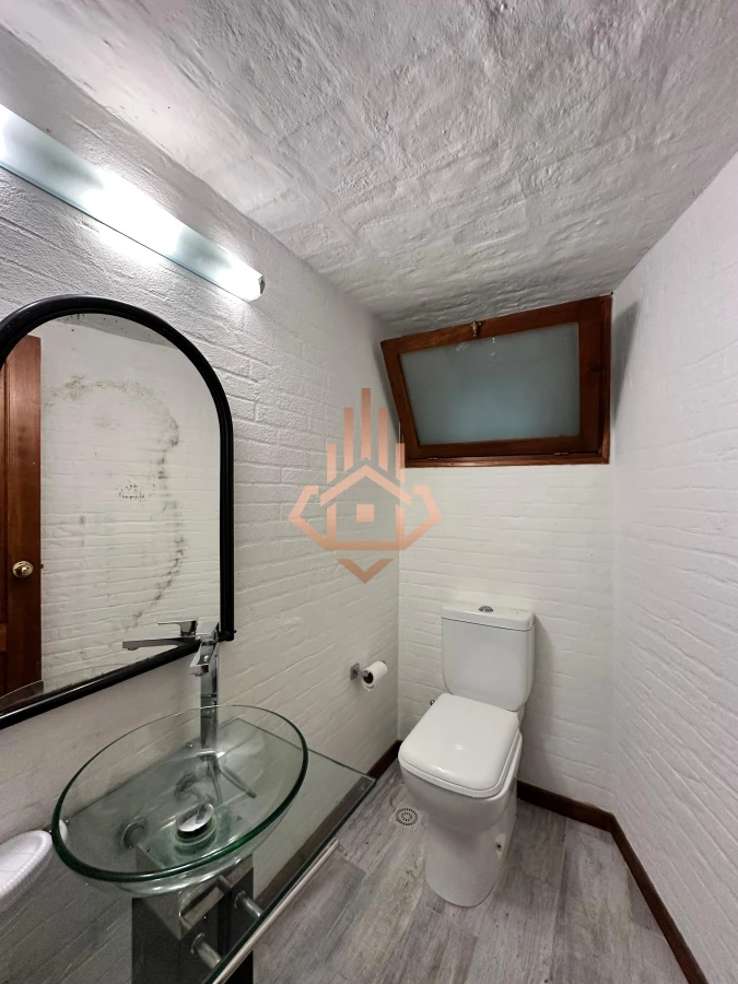 En venta casa en Barrio Golf, Punta del Este de 6 dormitorios.