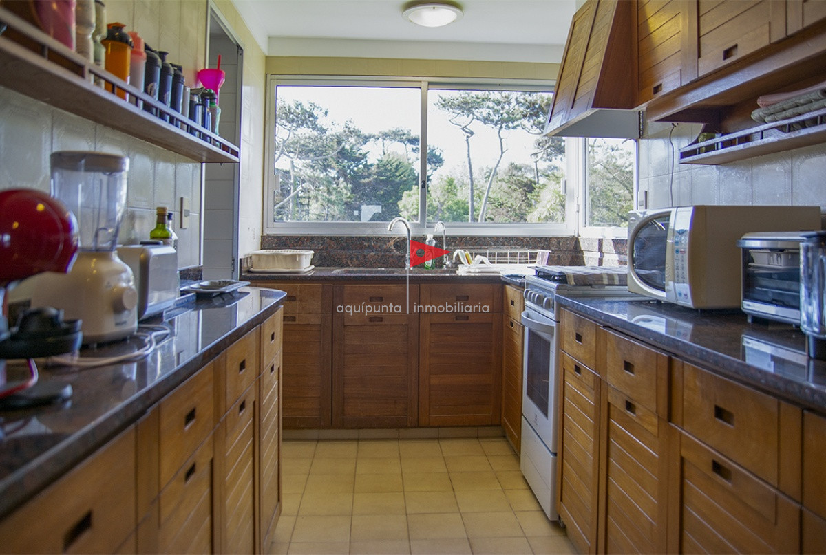 Apartamento ID.154 - Departamento en edificio Esturión, frente al mar, 3 dormitorios en venta