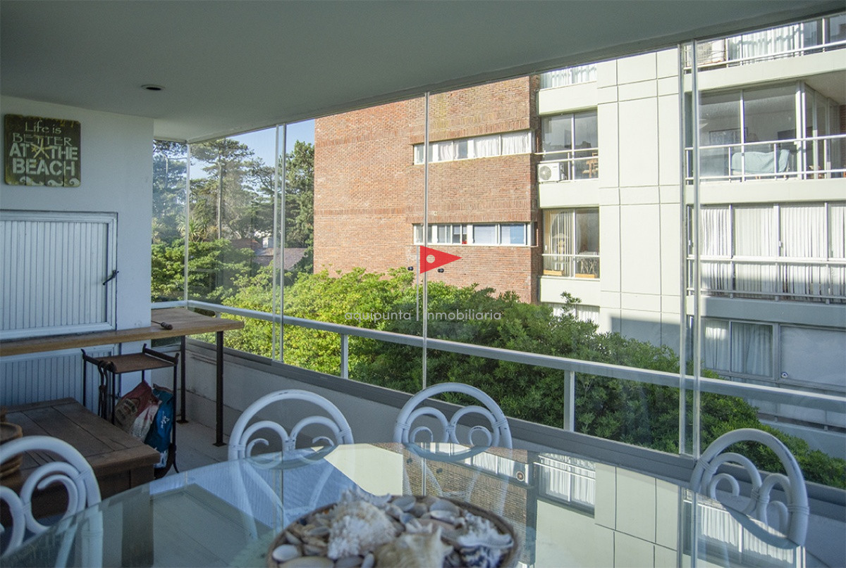 Apartamento ID.154 - Departamento en edificio Esturión, frente al mar, 3 dormitorios en venta