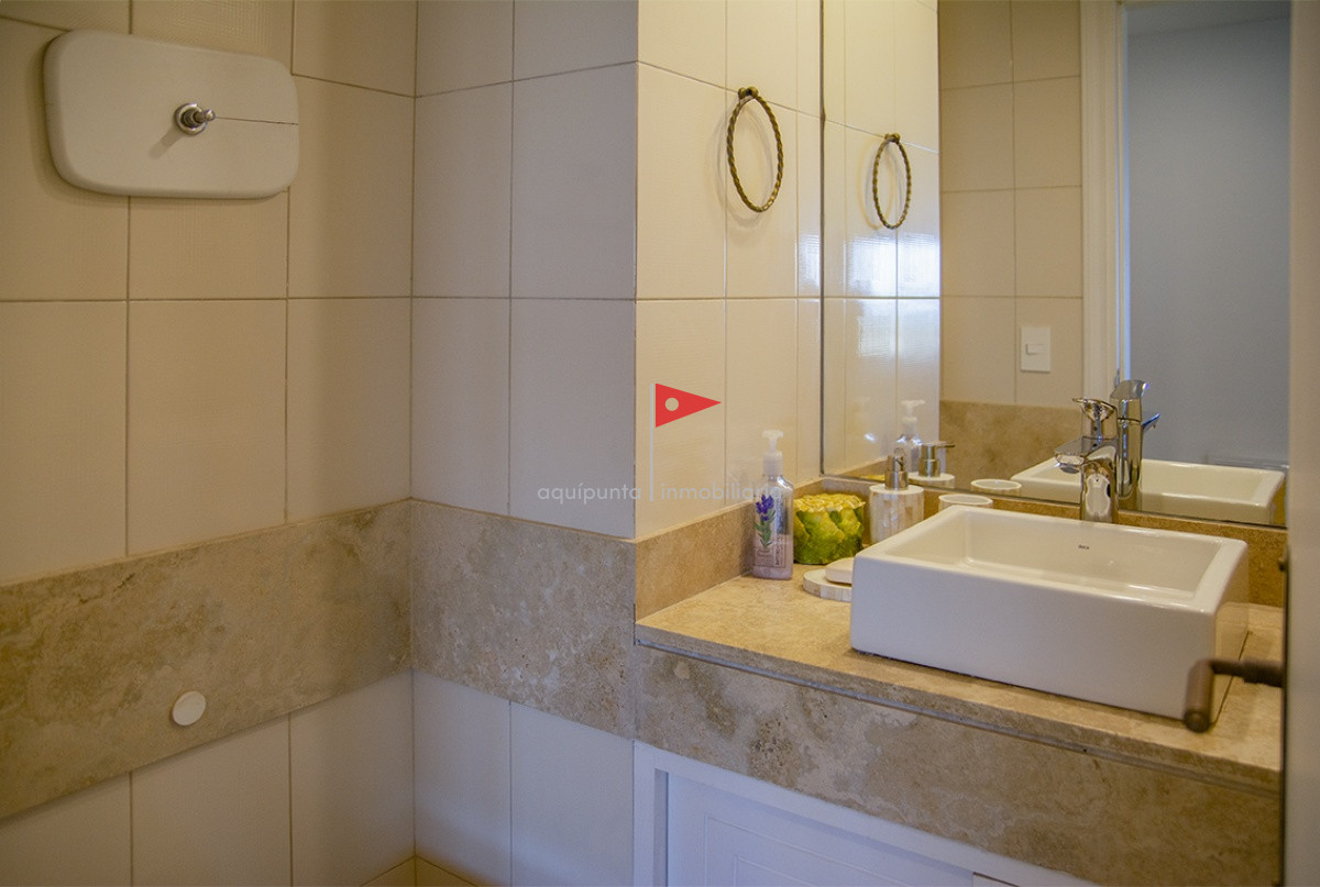 Apartamento ID.154 - Departamento en edificio Esturión, frente al mar, 3 dormitorios en venta